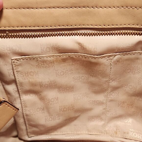 Michael Kors Biege Vivianne Patent Messenger Bag - Picture 14 of 14